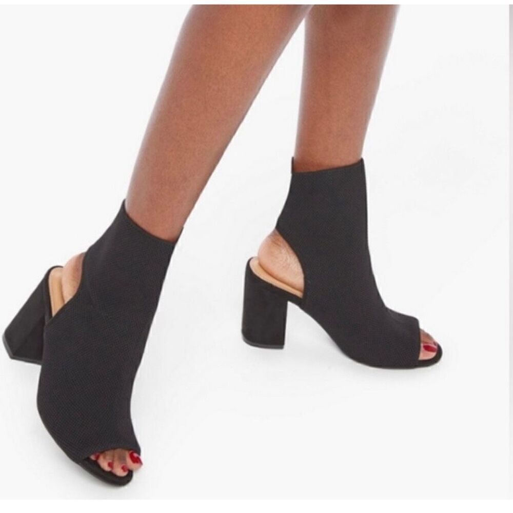 Just Fab Black Kitty Cutout Heeled Bootie Size 7 NEW